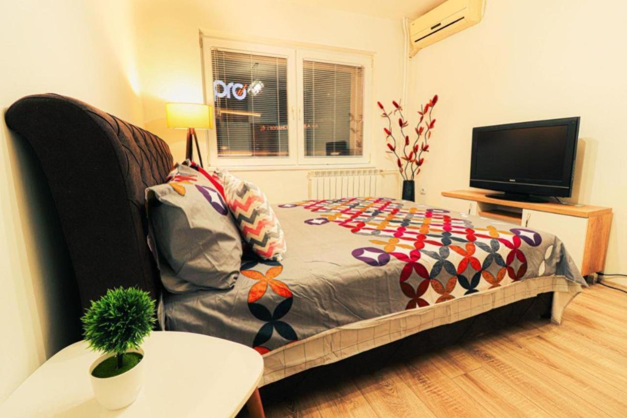 Rooftop Apartment At Mainsquare Скопье Экстерьер фото