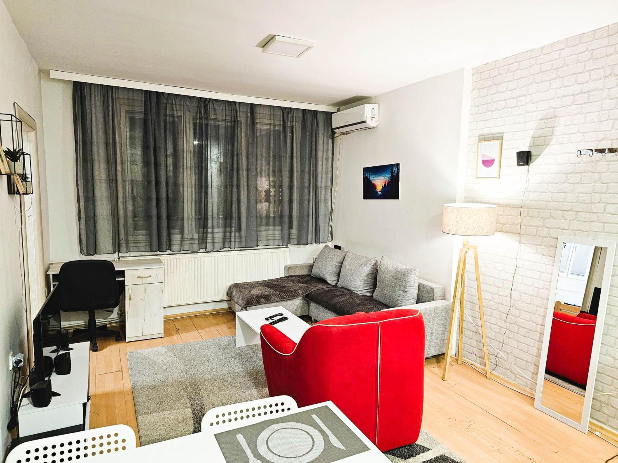 Rooftop Apartment At Mainsquare Скопье Экстерьер фото