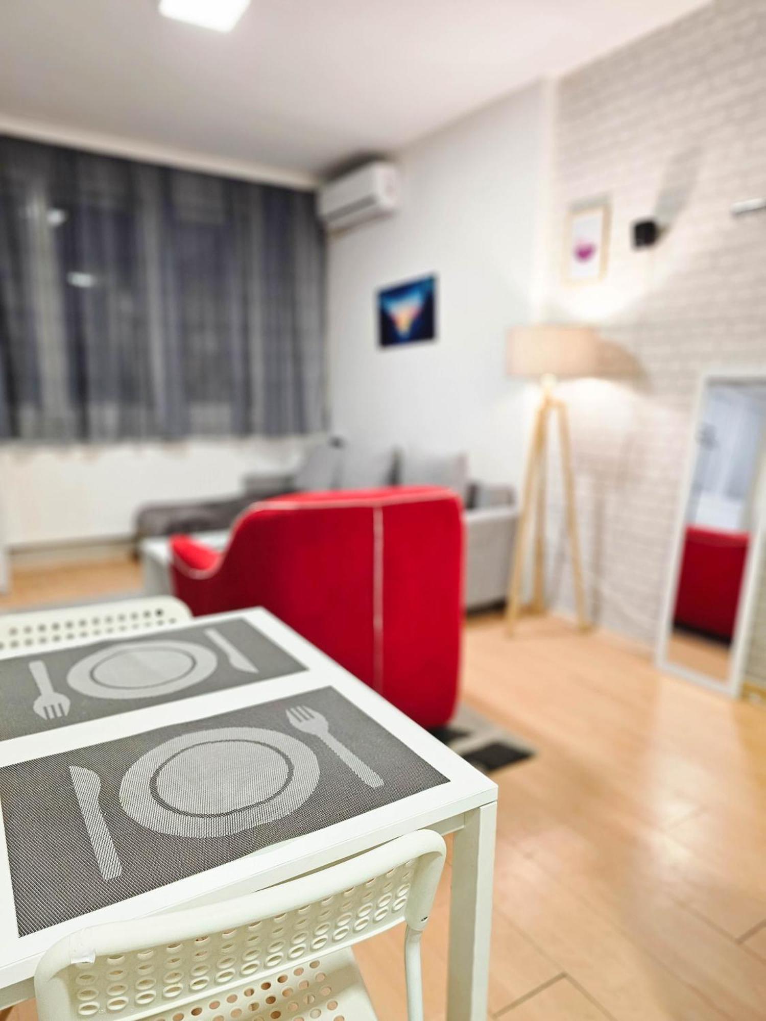 Rooftop Apartment At Mainsquare Скопье Экстерьер фото