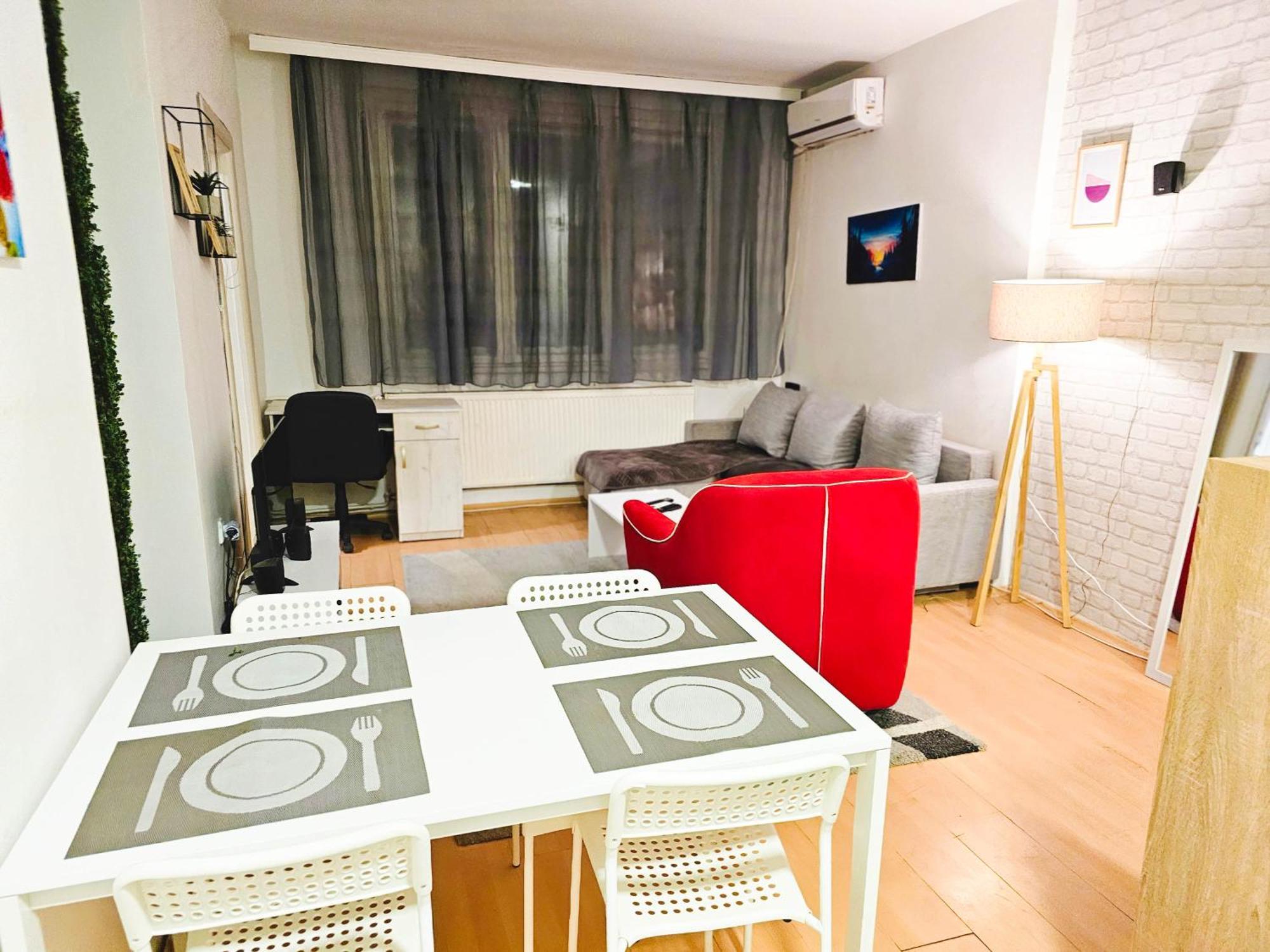 Rooftop Apartment At Mainsquare Скопье Экстерьер фото